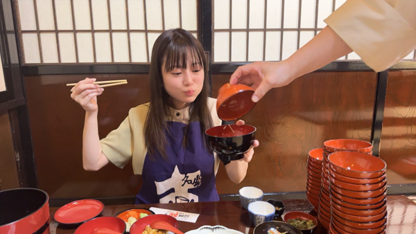 日本酒美人『天宮花南』が岩手県盛岡市に訪問しわんこそばの爆食ショットを公開！