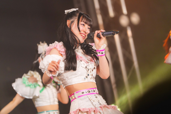 手羽先センセーション、新体制お披露目ライブで新曲披露！