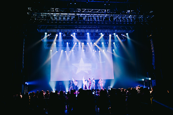 【写真特集】YOSHIKIプロデュースのボーイズバンド・XY、個性溢れる歌とダンスでファンを熱狂の渦に巻き込む！＜BRAVE SONIC＞
