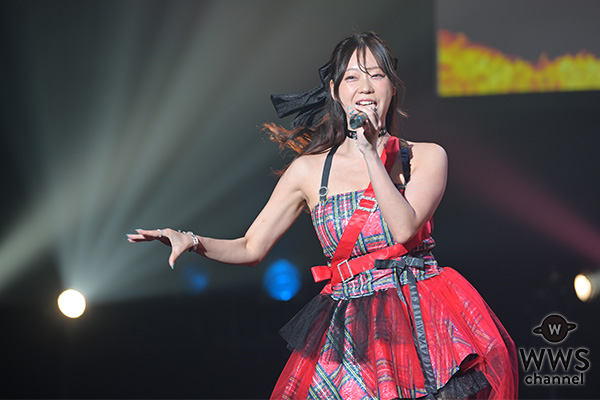 sherbet・橋本梨菜・青山ひかる・河路由希子、新曲「Departure」をミニスカ赤チェック衣装で披露！＜TREND GIRLS FESTIVAL＞