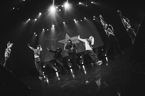 【写真特集】YOSHIKIプロデュースのボーイズバンド・XY、個性溢れる歌とダンスでファンを熱狂の渦に巻き込む！＜BRAVE SONIC＞