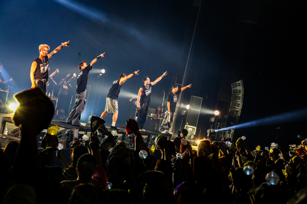 DOBERMAN INFINITY、10周年イヤーのラストを飾る全国ホールツアーファイナル公演！