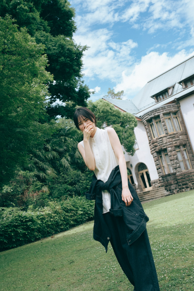 大器覚醒――。櫻坂46の新センター的野美青が「B.L.T.8月号」の表紙・巻頭に登場！