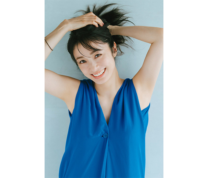 俳優デビュー25周年！上戸彩が『 FLASH』の表紙巻頭ページで魅せた極上の美