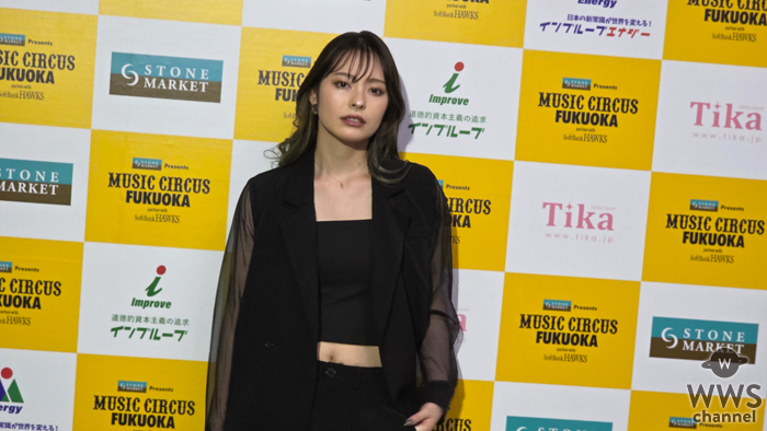 【写真特集】瑠璃奈、シースルーの黒トップスからへそ出しコーデ公開！＜MUSIC CIRCUS FUKUOKA＞