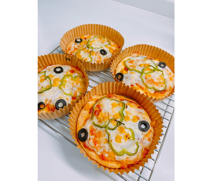 渡辺美奈代、お昼ごはんに作ったミニピザに「無限ミニピザ」「いくつでも食べれちゃう！！」「絶対！真似っこしたい」の声
