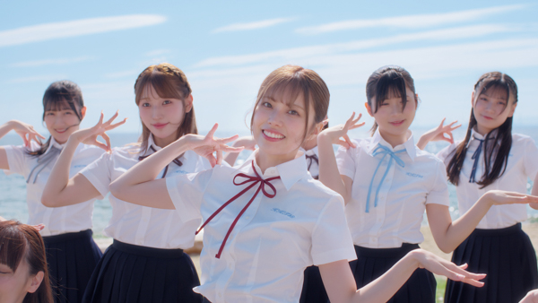 センターは地頭江音々！HKT48、19thシングル「半袖天使」MV解禁！白い制服姿の天使たちとカラフルな衣装に注目