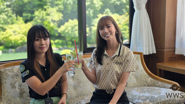 【写真特集】モデル・新井美穂＆島田果琳さん、ミニスカゴルフウェアで高知県黒潮町のおすすめメニューを紹介！