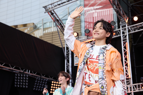 Lienelが『コカ･コーラ SUMMER FES 音楽LIVE』に登場！8月20日(水)リリースの新曲『超絶SUMMERでバカになれ』を初披露