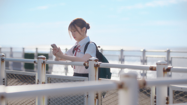 センターは地頭江音々！HKT48、19thシングル「半袖天使」MV解禁！白い制服姿の天使たちとカラフルな衣装に注目