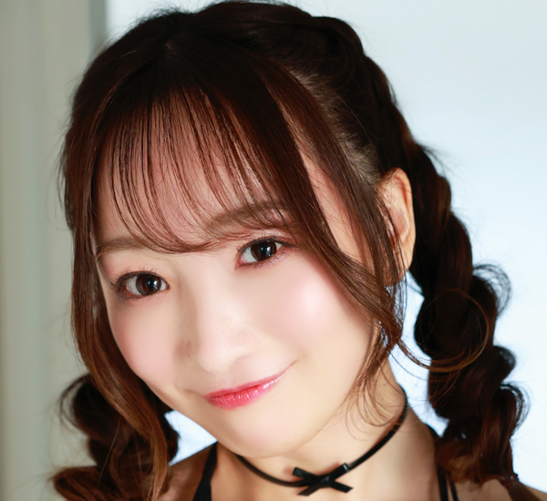 元elsy・愛森ちえが帰ってきた!3年ぶりデジタル写真集で成長したえちえちHカップ披露