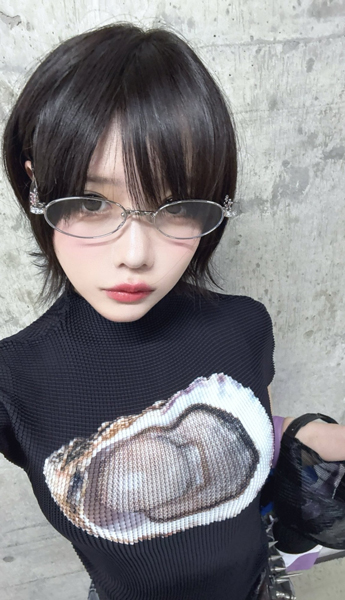 「エグぃ」「まじ可愛い」あの、センス抜群衣装でファン魅了