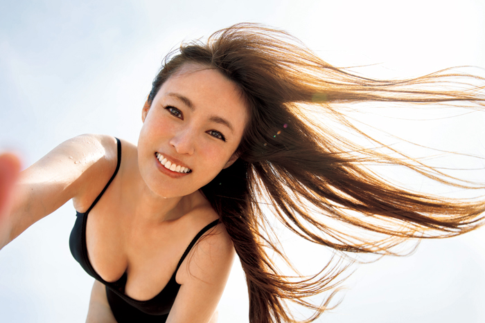 深田恭子最新写真集『AOアオ』表紙ビジュアルを解禁！！！