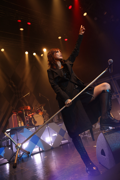 相川七瀬が、ギタリスト織田哲郎も参加するデビュー30周年アニバーサリーツアーを開幕