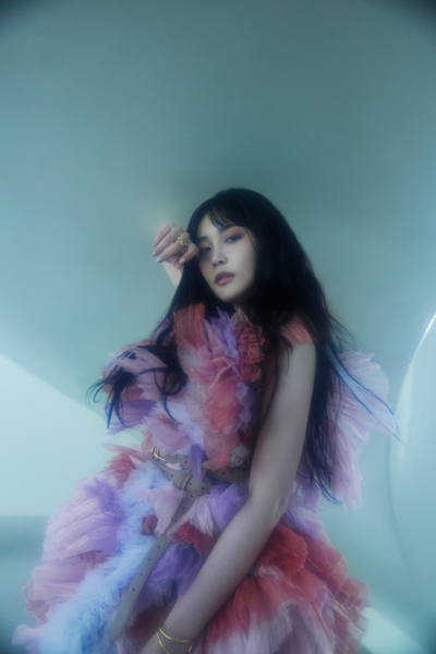 鷲尾伶菜、ニューシングル「DiZZY」リリックビデオ公開決定！