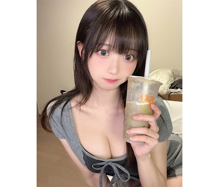 yami、曲線美あらわなタイト衣装にファン「超可愛い」