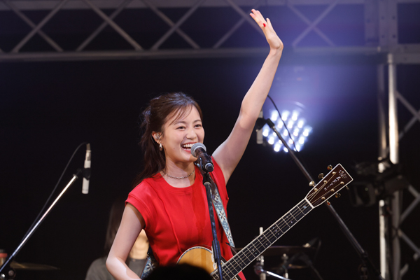 生田絵梨花とSHISHAMOがIKUSHAMOとして初披露！三ツ矢サイダー Presents「澄みきる！夏のIKUSHAMOトーク&ライブ」開催！