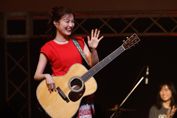 生田絵梨花とSHISHAMOがIKUSHAMOとして初披露！三ツ矢サイダー Presents「澄みきる！夏のIKUSHAMOトーク&ライブ」開催！