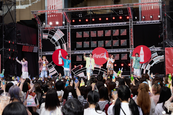 Lienelが『コカ･コーラ SUMMER FES 音楽LIVE』に登場！8月20日(水)リリースの新曲『超絶SUMMERでバカになれ』を初披露