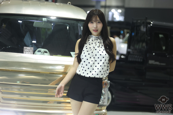【写真特集】丸山ナナ子(グランダルメ)、黒木春菜(dela)、美脚あらわなミニ丈衣装で登場！＜オートメッセ in 愛知2025＞