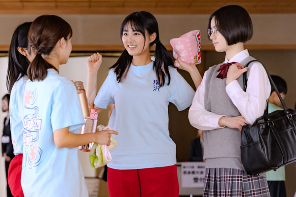 7月期水曜ドラマ「ちはやふる－めぐり－」秘密を告白しためぐる（當真あみ）と風希（齋藤潤）梅園かるた部が5人に！