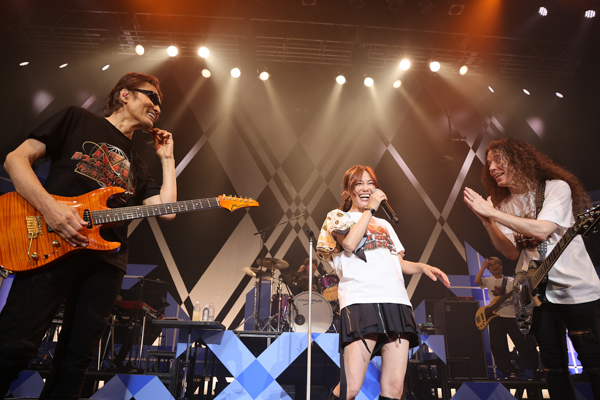 相川七瀬が、ギタリスト織田哲郎も参加するデビュー30周年アニバーサリーツアーを開幕