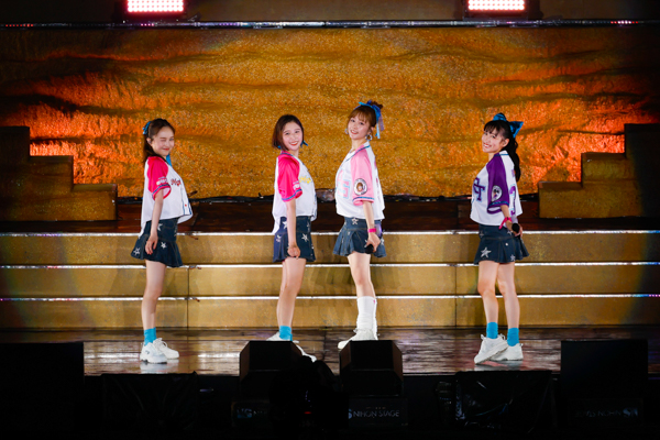 ももクロが恒例の夏ライブ『ももクロ夏のバカ騒ぎ』を開催。花火、放水、盆踊り…初開催となる横浜スタジアムでモノノフと共に熱狂した真夏の祝祭的な2日間