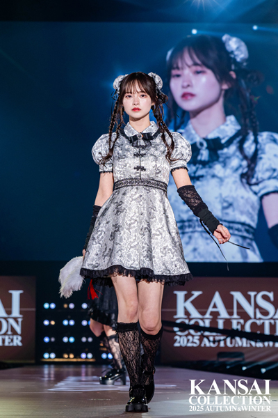 藤咲凪、sugar nine (シュガーナイン) ステージにクラシカルゴシックなチャイナドレス衣装で登場！＜関西コレクション 2025 AUTUMN＆WINTER＞