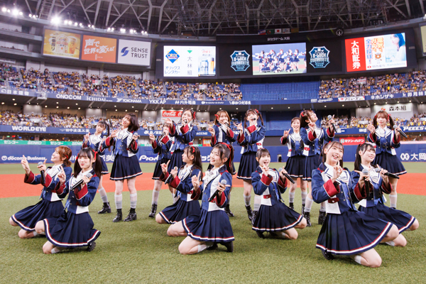 NMB48、京セラドームにて開催された阪神×ヤクルト戦で恋を野球になぞらえたパーティーチューン「チューストライク」を披露！