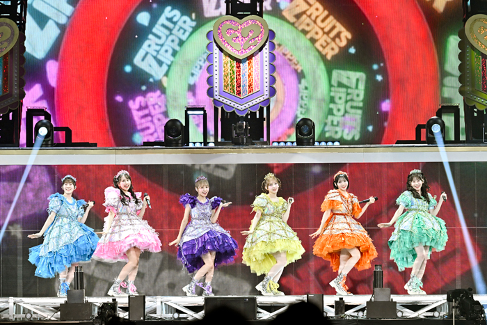 FRUITS ZIPPERが東京ドーム公演を発表、3周年ライブで見せたファンとの絆