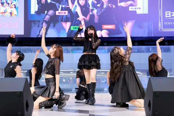 OCHA NORMA、新曲『女の愛想は武器じゃない』で池袋を魅了