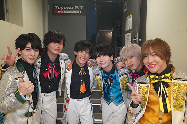 【ライブレポート】NiziIROぱれっとのかけた恋の魔法にずっとドキドキしっはなし!!!!!!　6人の王子様とお姫様の物語を展開。