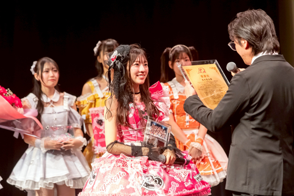 髙木悠未、思い出の地で笑いと涙の卒業公演、LinQのセンターから福岡のセンターへ