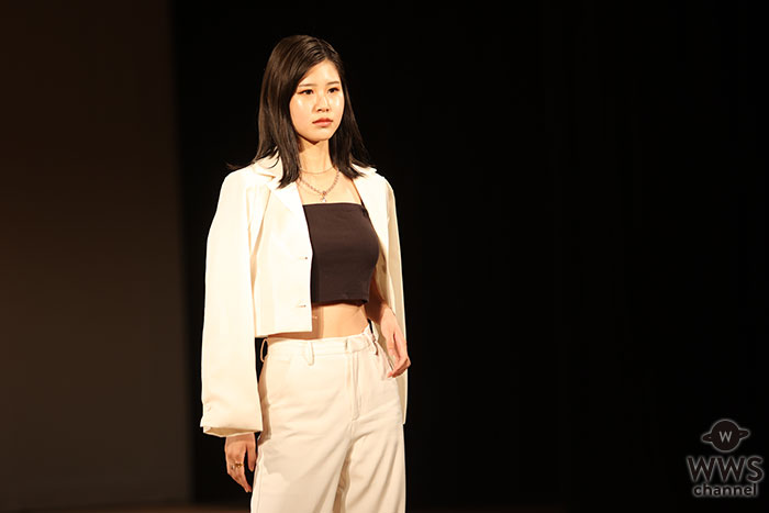 福岡美女・亀田音羽さん、クールなセットアップ＆へそ出しコーデで登場！＜FACE of ASIA 2025＞