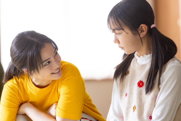 7月期水曜ドラマ『ちはやふる－めぐり－』千早との出会いが凪の運命を変える──めぐるとの過去が明らかに。全国大会予選開幕、開会式に名人・綿谷新登場