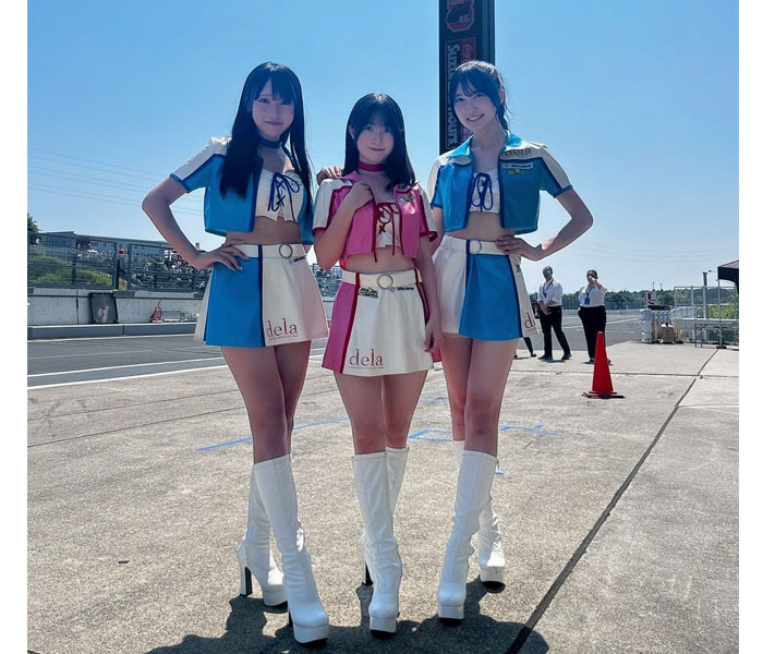 現役中学生・竹下優里＆現役高校生・泉穂花、美脚あらわなレースクイーン衣装で魅了