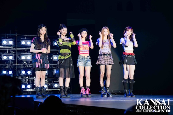 韓国の5人組ガールズグループ・KiiiKiii（키키）、個性的で色鮮やかなミニ丈衣装でライブパフォーマンス！＜関西コレクション 2025 AUTUMN＆WINTER＞