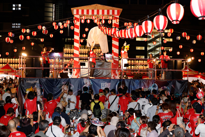 街なかでファンが一体となりフィナーレを飾る！「鷹祭 SUMMER BOOST 後夜祭」イベントレポート