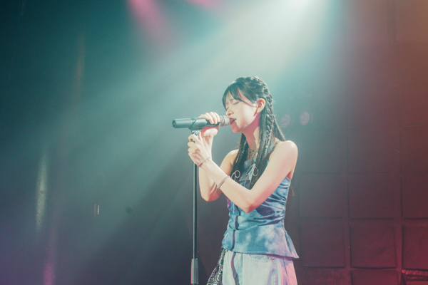 金子みゆ、アーティストとしての最初の一歩　1st Live「Step up」＜ライブレポート＞