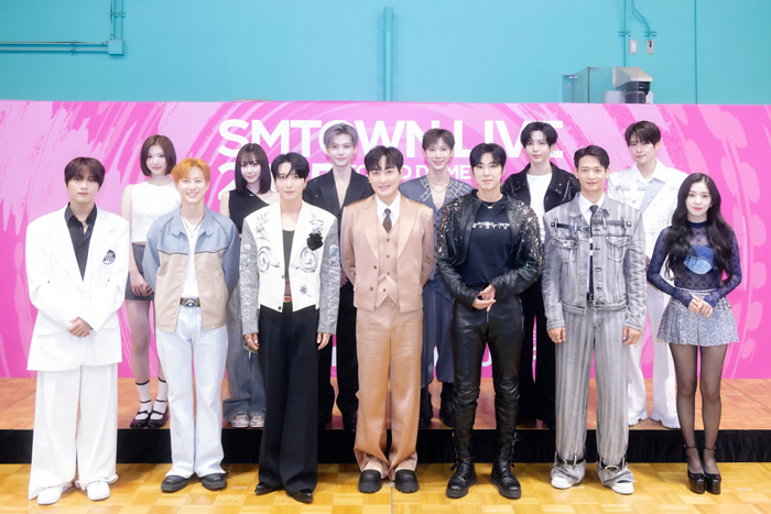 ユンホ（東方神起）、スホ（EXO）、イトゥク（SUPER JUNIOR）、ジゼル（aespa）らが登場！＜SMTOWN LIVE 2025 in TOKYO＞