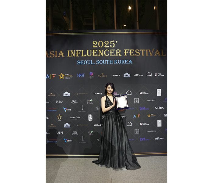 萌名/河北彩伽がアジアのスターに！韓国ソウルで初開催されたAIFでアジアスター賞とベストモデル賞をW受賞し快挙達成。