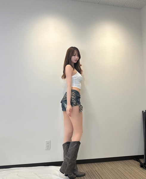 大野真依、美肌あらわなスタイルにファン悶絶「脚長っ」「可愛い過ぎる」