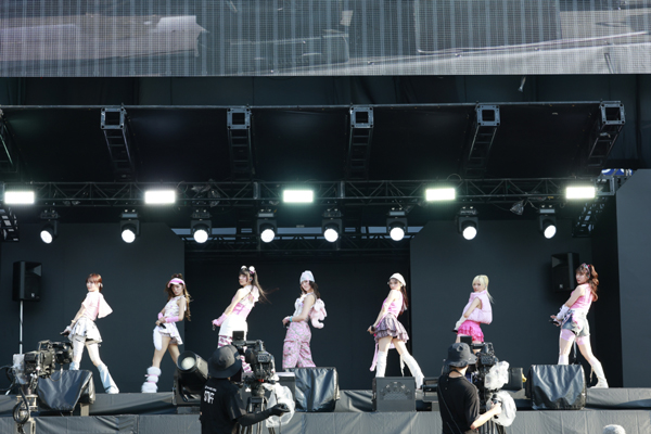 Girls²「a-nation 2025」初出演！新曲「LET ME DANCE」など3曲を披露！