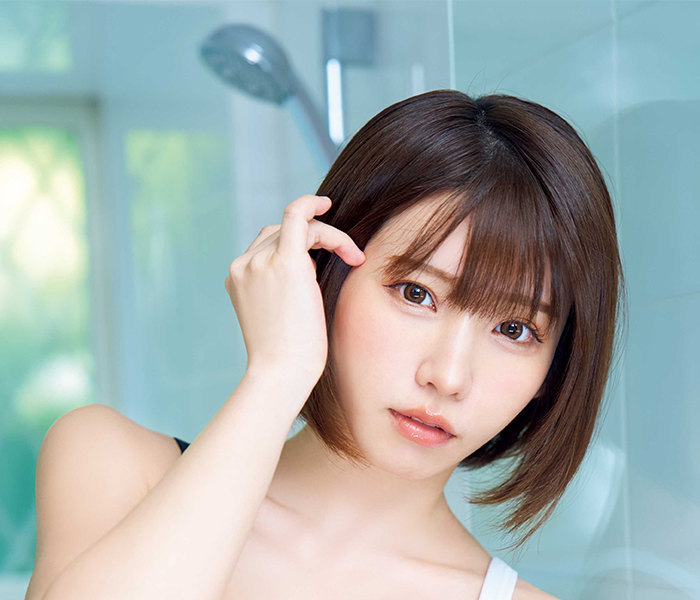 流線美際立つえなこに釘付け！真夏のヤングアニマル2号連続えなこ祭り第2弾！！