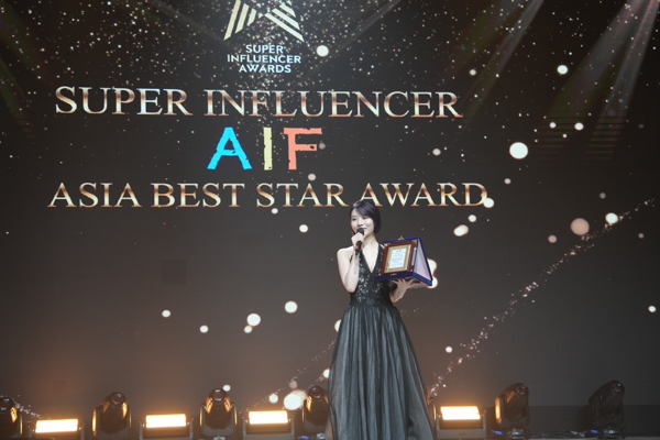 萌名/河北彩伽がアジアのスターに！韓国ソウルで初開催されたAIFでアジアスター賞とベストモデル賞をW受賞し快挙達成。