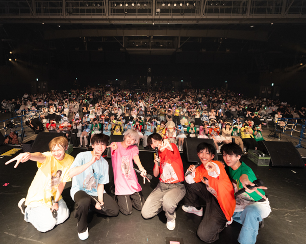 【ライブレポート】NiziIROぱれっとのかけた恋の魔法にずっとドキドキしっはなし!!!!!!　6人の王子様とお姫様の物語を展開。