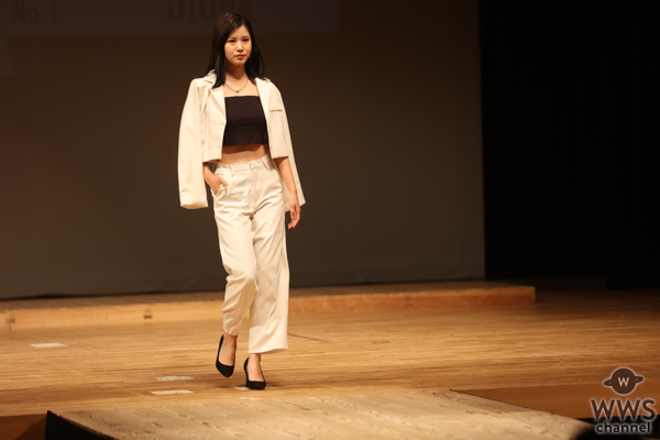 福岡美女・亀田音羽さん、クールなセットアップ＆へそ出しコーデで登場！＜FACE of ASIA 2025＞