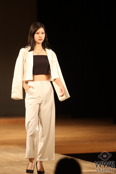 福岡美女・亀田音羽さん、クールなセットアップ＆へそ出しコーデで登場！＜FACE of ASIA 2025＞