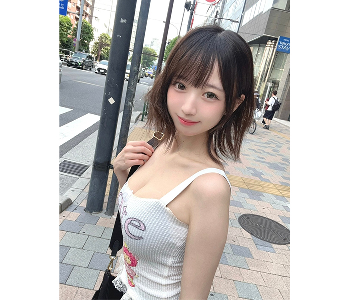 yami、谷間あらわなセクシー衣装でヘアチェン報告！