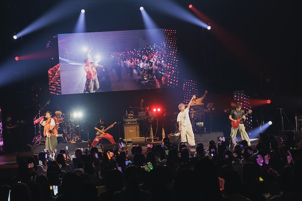 【ライブレポート】7ORDER、トップバッターで会場を熱狂の渦に！＜X'SWAY Fes 2025＞